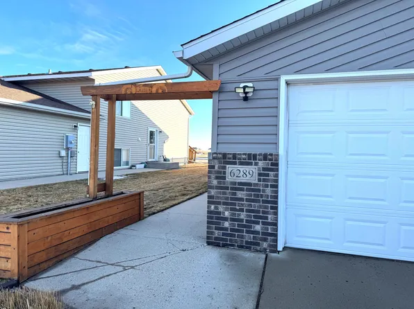 6289 35th St S, Fargo, ND 58104