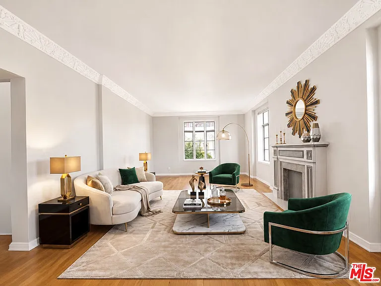 1314 N Hayworth Ave #303 — Photo 6