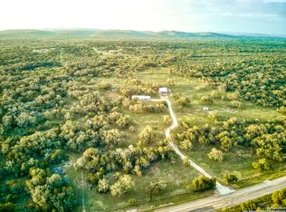 623 Fm 1796, Utopia, TX 78884