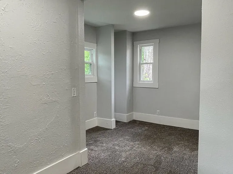 1107 South Ave — Photo 8