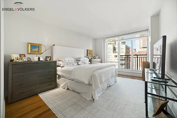 Rented by Engel & Völkers New York City | media 9