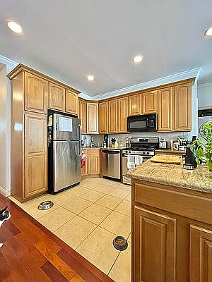 2nd image of 804 5th Ave #1