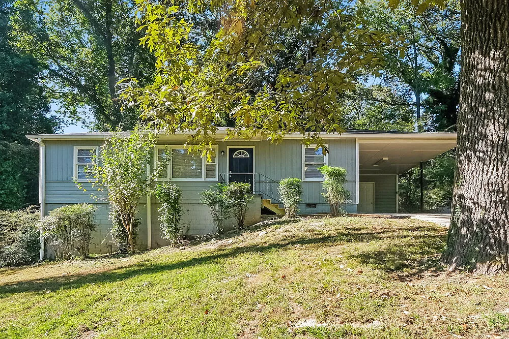 3 bed, 1.0 bath, 1025 sqft, $1,755 — Photo 1