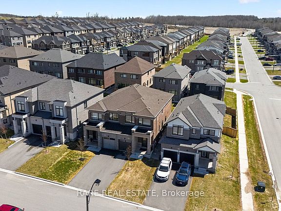 3rd image of 31 Daffodil Rd