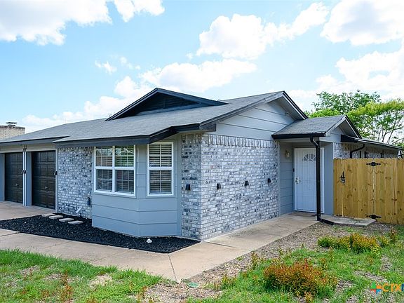 2nd image of 209 W Hogan Dr
