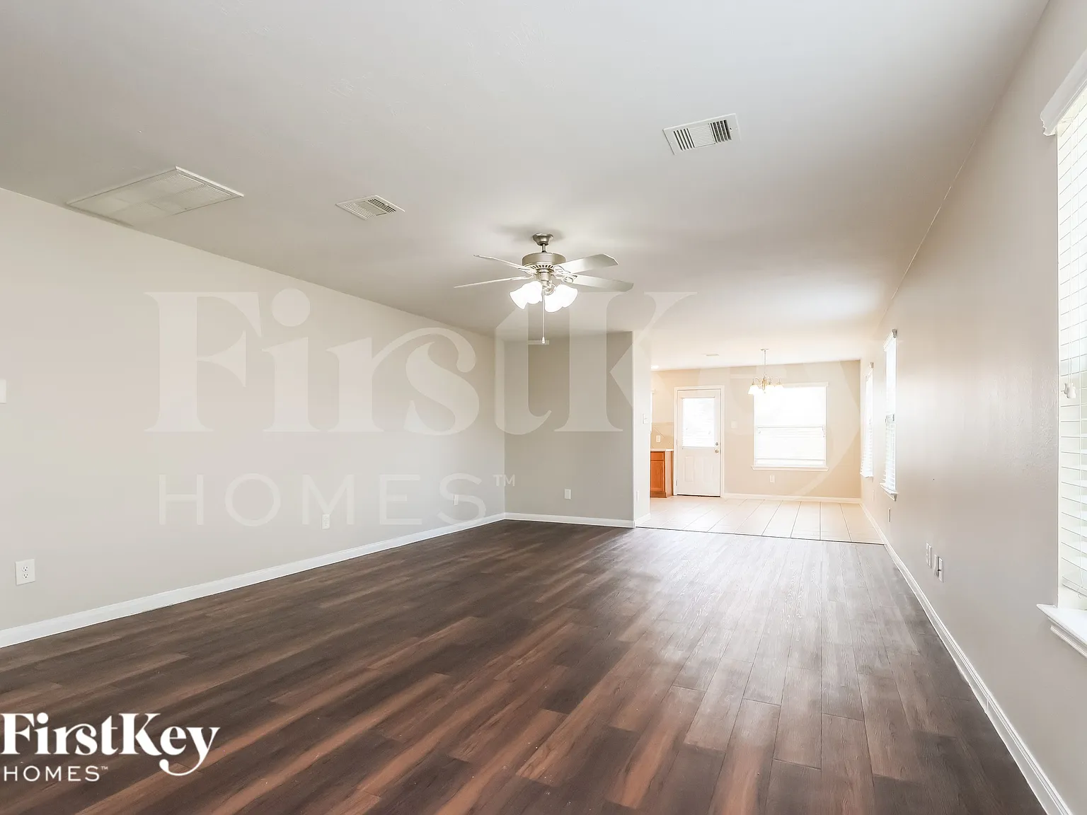 4 bed, 2.5 bath, 2532 sqft, $1,895 — Photo 4