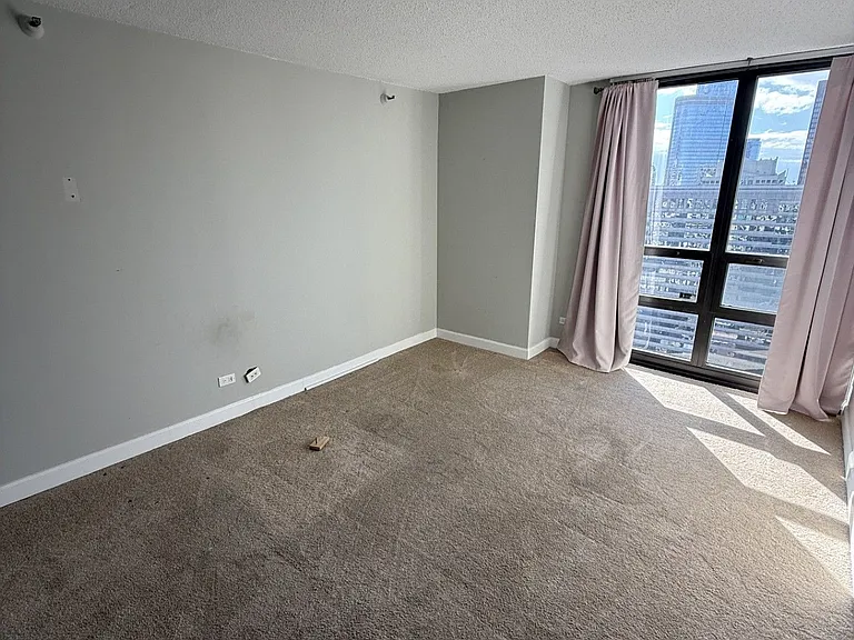 10 E Ontario Condos — Photo 20