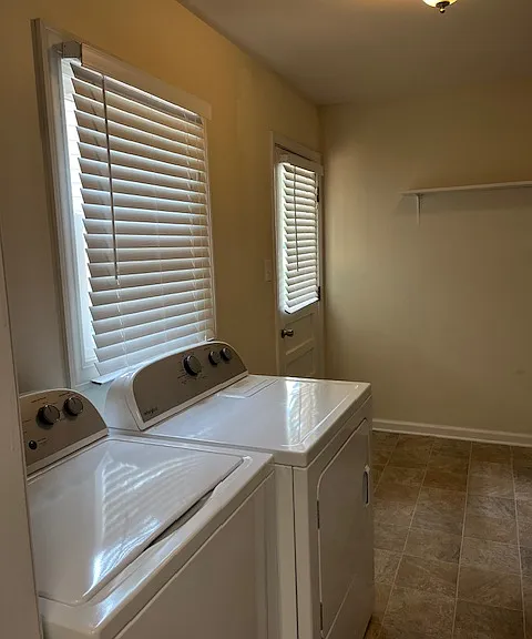 8015 Outlook Dr — Photo 28