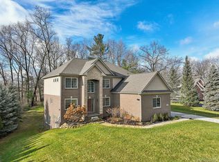 1950 Pine Rdg, Oxford, MI 48371
