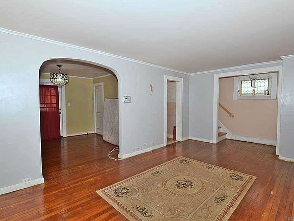 4th image of 187-15 Ludlum Ave