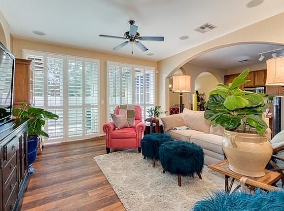 4th image of 1169 S Storment Ln