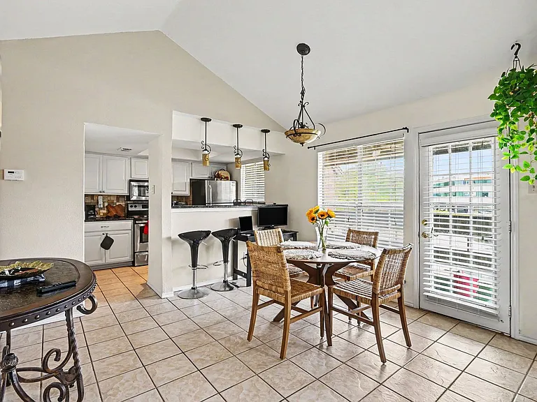 248 Jefferson Pkwy — Photo 8