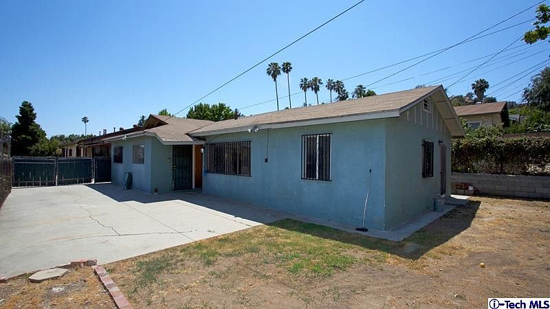 1st image of 2353 Yosemite Dr