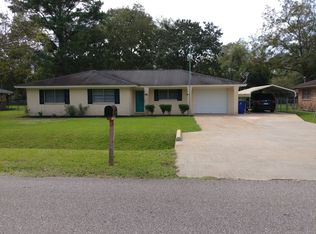 106 Stucker Ln, West Columbia, TX 77486