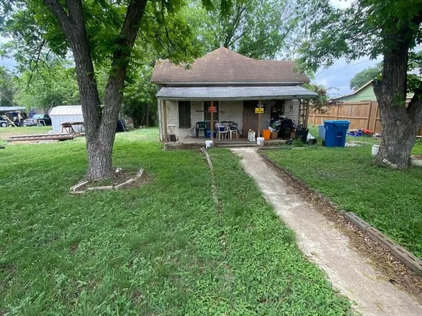 1121 North Street, Kerrville, TX 78028