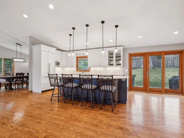 6628 Londonderry Dr, Edina, MN 55436