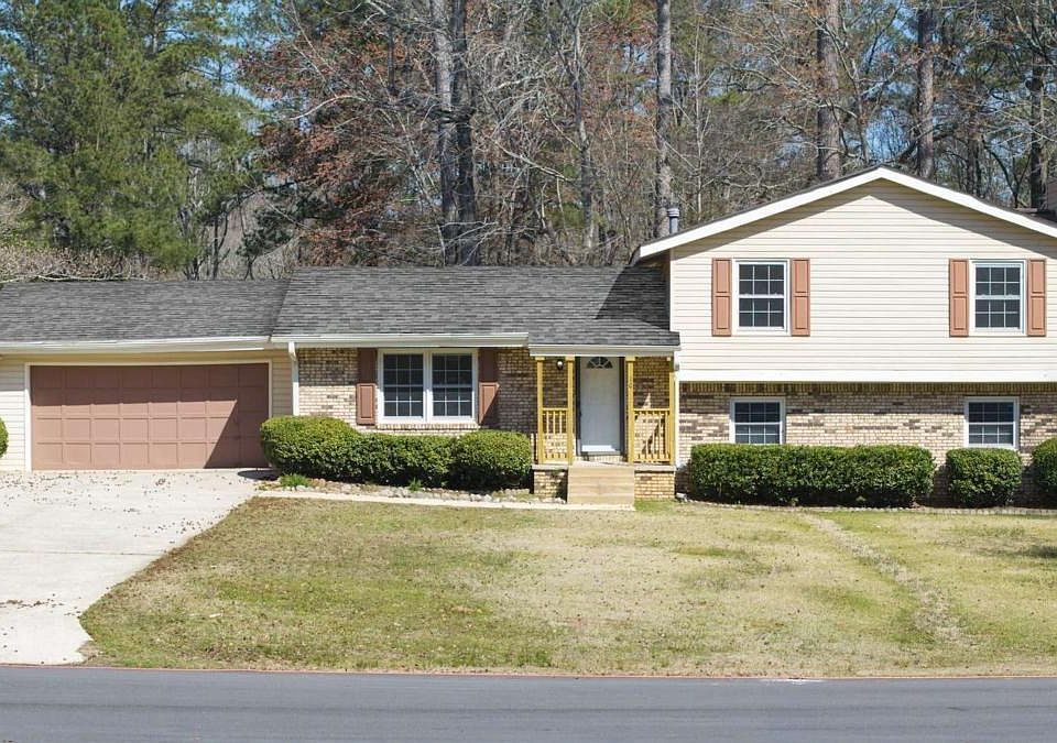 1st image of 10 Buckthorne Dr