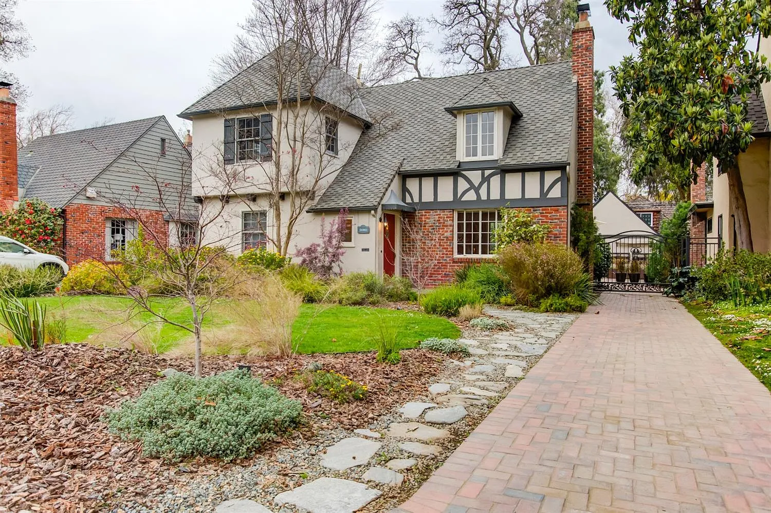 1123 Marian Way photo 1