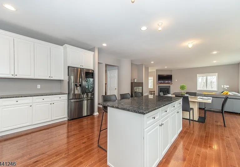 18 Puddingstone Rd — Photo 4