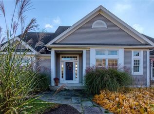 5 Country Meadow Dr, Honeoye Falls, NY 14472