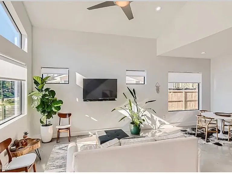 1705 Cedar Ave #1 — Photo 3