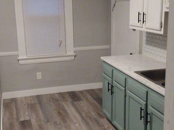 2nd image of 2021 Halstead Ave APT 1