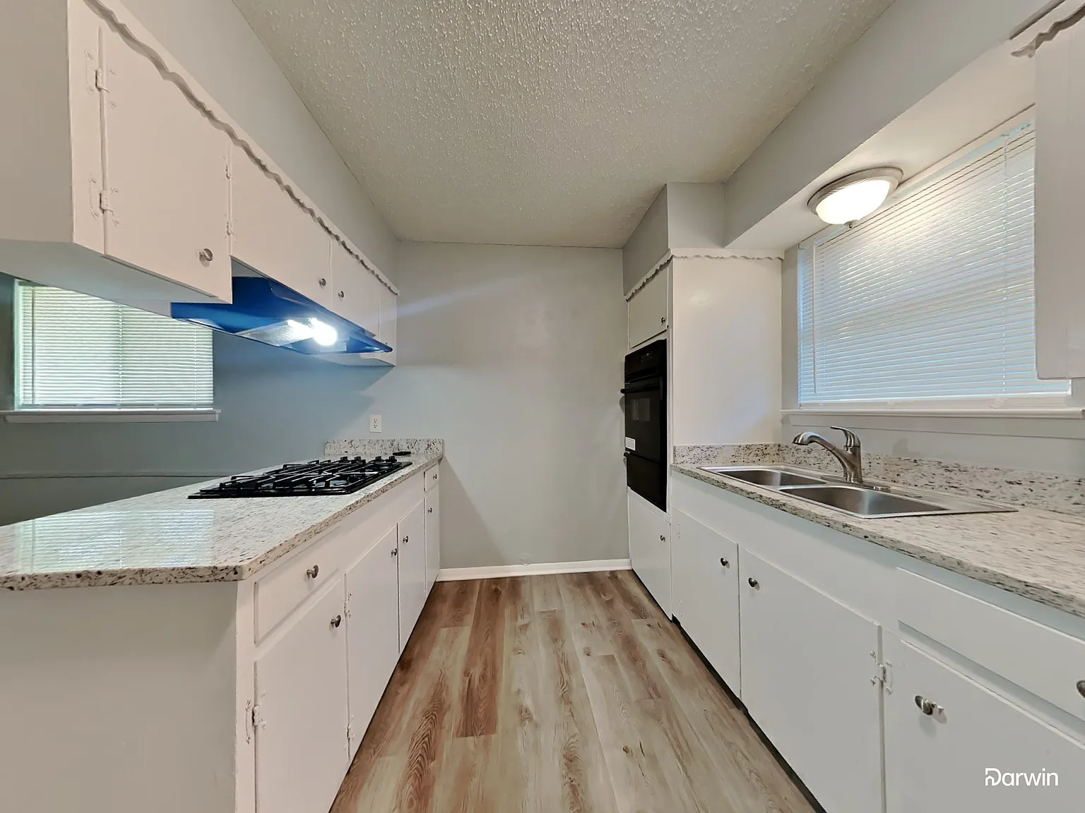 3 bed, 2.0 bath, 1315 sqft, $1,735 — Photo 3