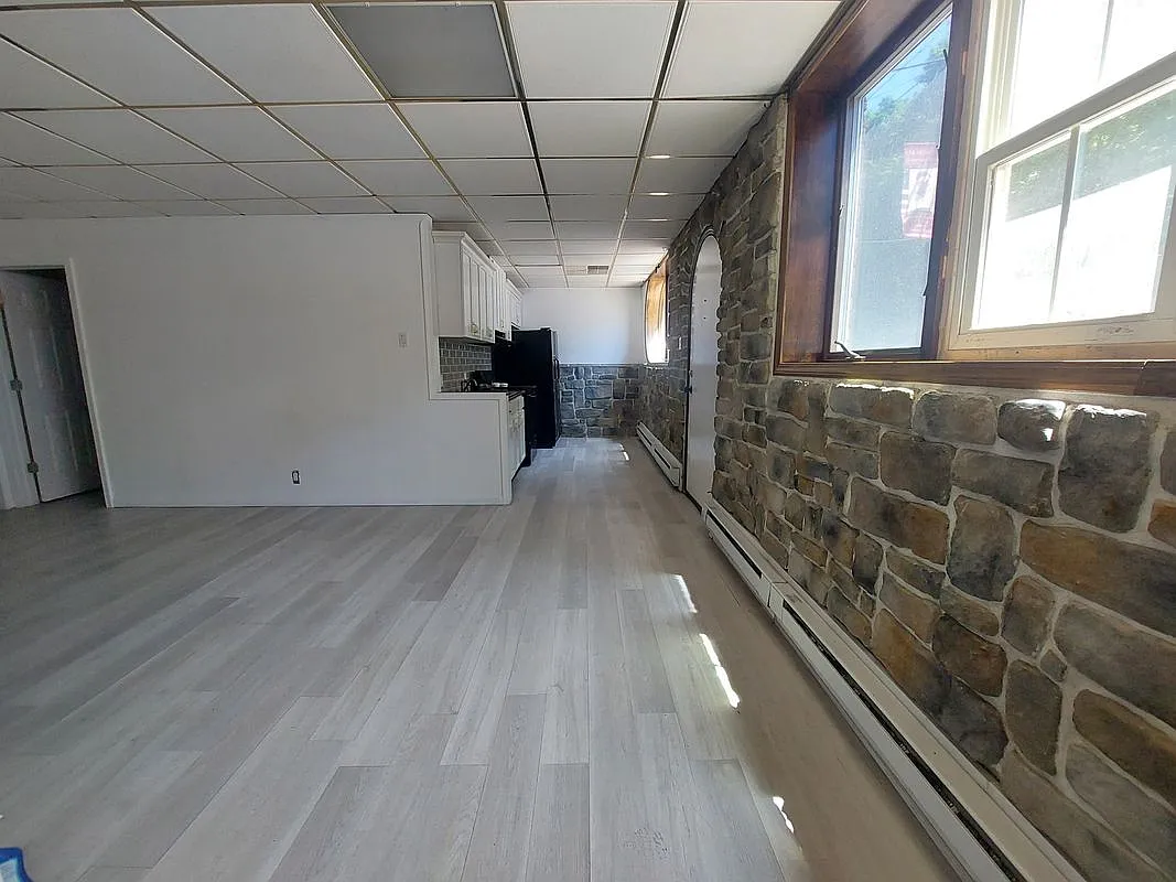 2 bed, 1.0 bath, 900 sqft, $1,100 — Photo 1