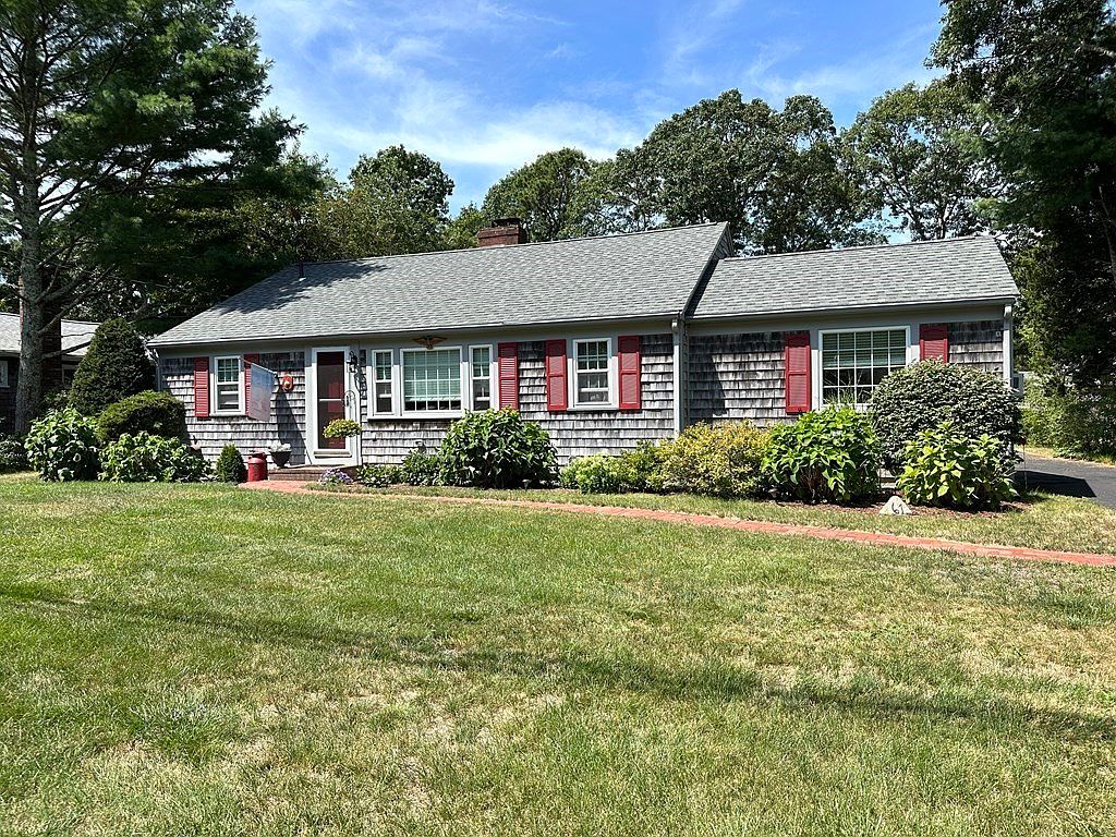 61 Seaview Ave, South Yarmouth, MA 02664 Zillow