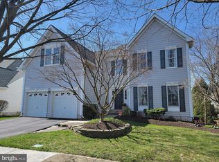 26077 Iverson Dr, Chantilly, VA 20152