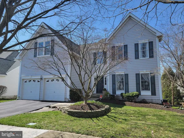 26077 Iverson Dr, Chantilly, VA 20152