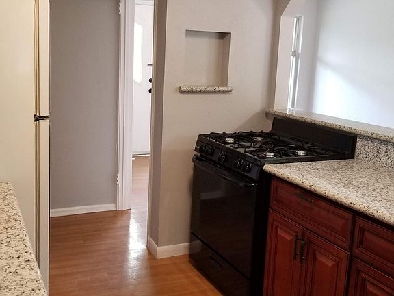 4th image of 3403 Kildare Ave