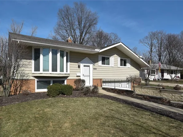 10700 Tiffany Ln, Parma Heights, OH 44130