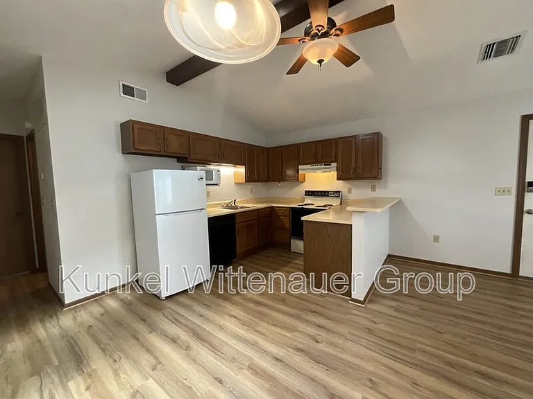 225 Eagle Rdg — Photo 6