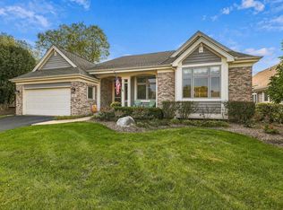 151 Course Dr, Lake In The Hills, IL 60156