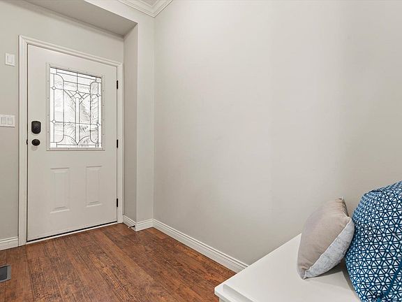 3rd image of 46808 Hudson Rd #2