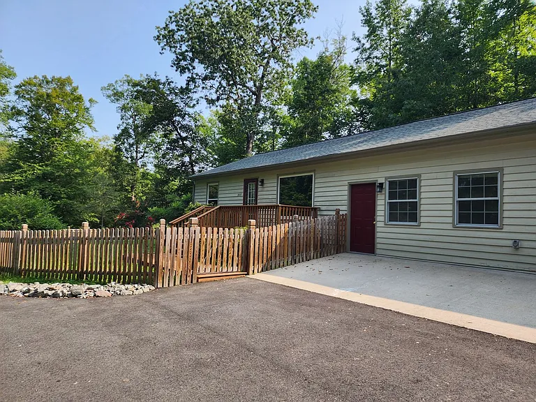 1407 Dispatch Rd — Photo 1