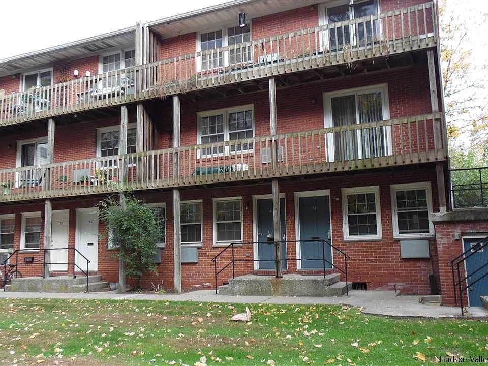 1st image of 38 Huguenot St