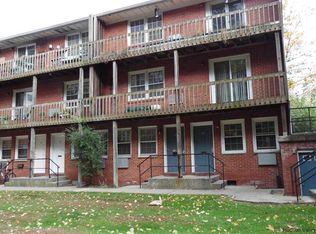 38 Huguenot St, New Paltz, NY 12561