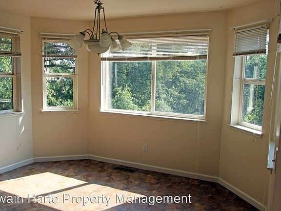 4th image of 800 Arbona Cir S