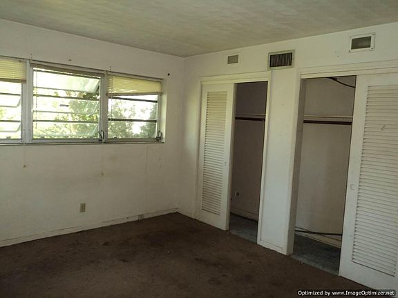 3rd image of 776 E Prima Vista Boulevard E