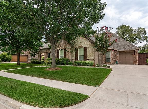 2nd image of 2605 Woodson Cir