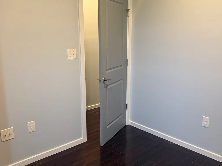 811 N Franklin St #3F — Photo 7