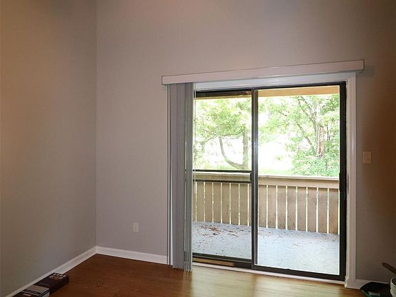 3rd image of 1472 Riverwood Ct