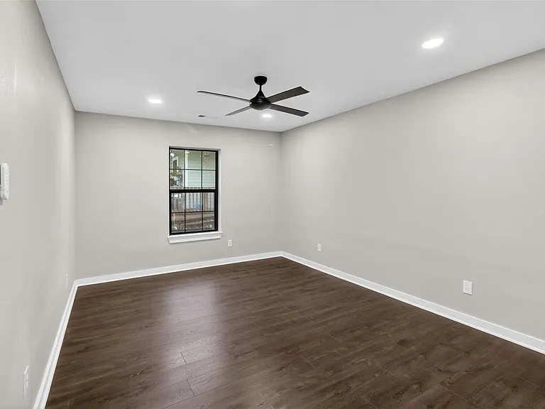 428 Van Molan St — Photo 17