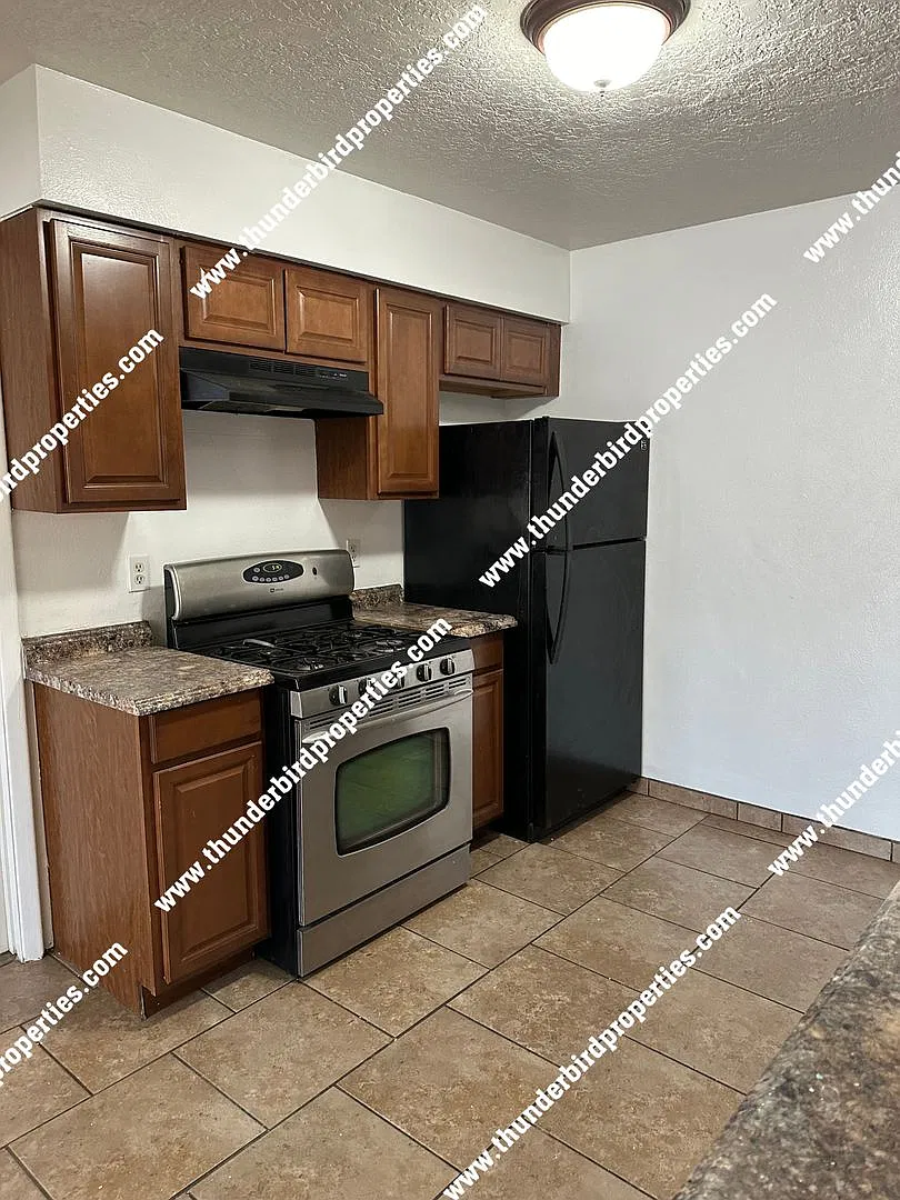 Great NE 3 bedroom — Photo 4