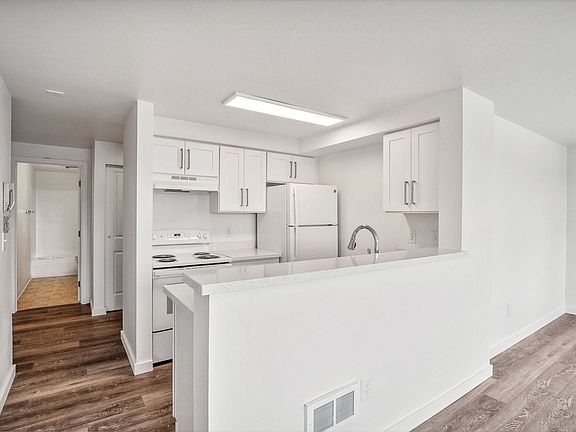 5th image of 4464 Fremont Ave N APT 306