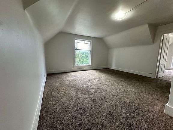4th image of 1326 1st Ave N #2