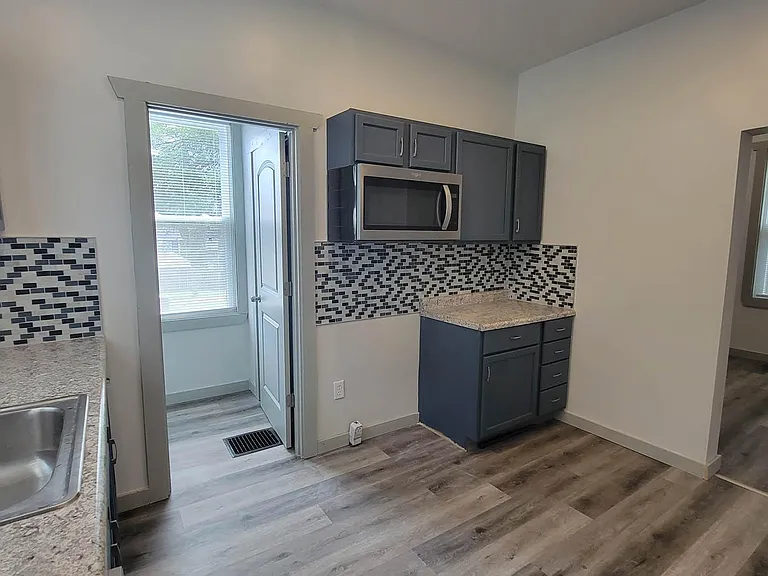 717 Huffman St — Photo 6