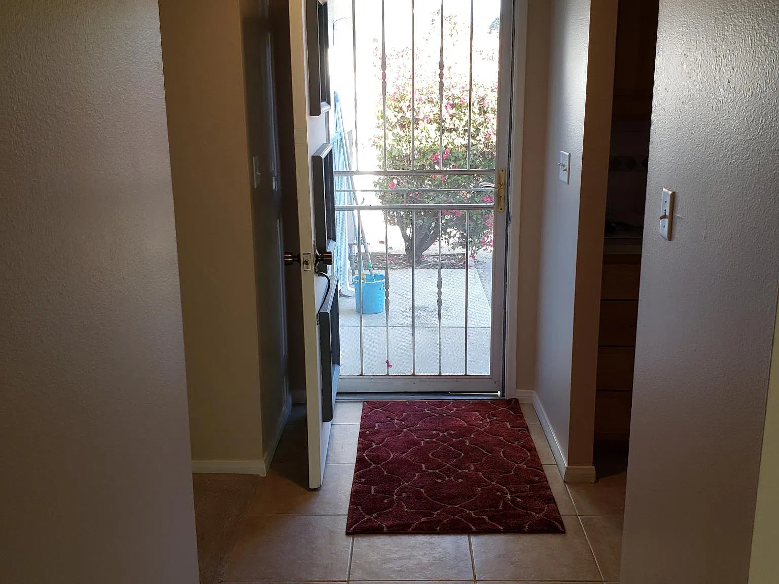 3 bed, 1628 sqft, $5,000 — Photo 2
